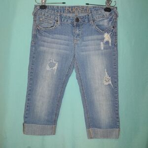 Rue21 Women's Blue Distressed Capri Jeans
